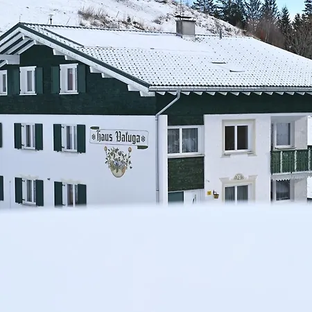 Haus Valuga Farm stay Buerserberg