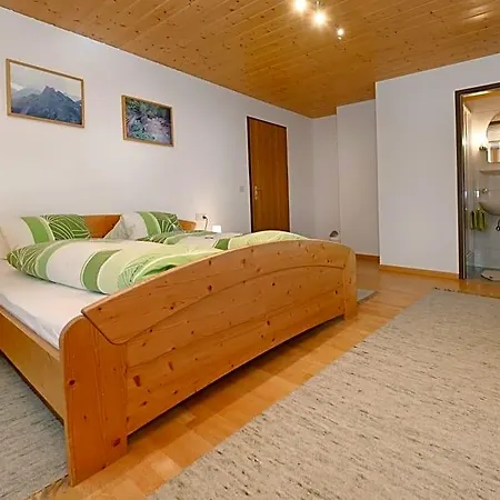 Haus Valuga 팜스테이 *