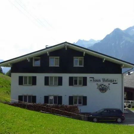 Haus Valuga Farm stay *